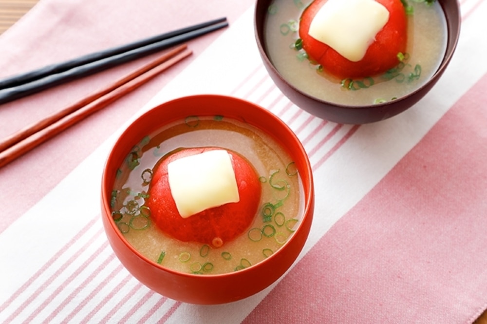 おいしさ新発見!丸ごとトマトとチーズの味噌汁【頑張りすぎない家族ごはん#38】